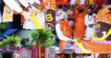 टपकेश्वर महादेव की भव्य शोभायात्रा में शामिल हुए मुख्यमंत्री धामी, पूजा-अर्चना कर प्रदेश की सुख-समृद्धि एवं खुशहाली की करी कामना