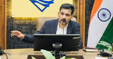 सीएम हेल्पलाइन की लंबित शिकायतों का प्राथमिकता से करें निस्तारणः जिलाधिकारी डॉ0 आशीष चौहान