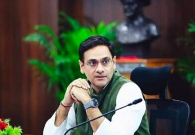 गन्ना विकास एवं चीनी उद्योग मंत्री सौरभ बहुगुणा ने चीनी मिलों को गन्ना पेराई सत्र की तैयारियों के सम्बन्ध में की समीक्षा बैठक, दिए निर्देश