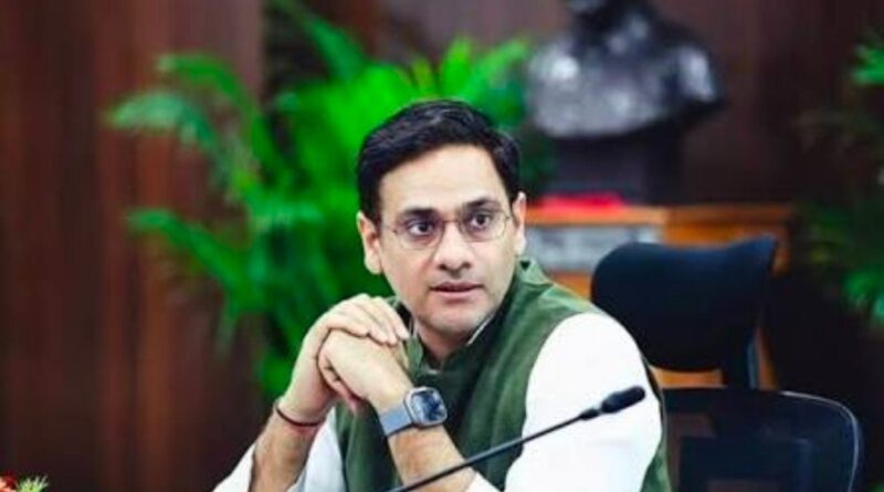 गन्ना विकास एवं चीनी उद्योग मंत्री सौरभ बहुगुणा ने चीनी मिलों को गन्ना पेराई सत्र की तैयारियों के सम्बन्ध में की समीक्षा बैठक, दिए निर्देश