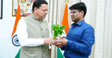 मुख्यमंत्री धामी से फ्लाइंग कार बनाने वाले युवा रवि टमटा ने की मुलाकात, उत्तराखंड में बनेगी देश की अपनी फ्लाइंग कार