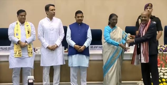 शिक्षक दिवस पर राष्ट्रपति द्रौपदी मुर्मू ने पौड़ी के गबर सिंह बिष्ट को नेशनल टीचर अवॉर्ड 2026 से किया सम्मानित
