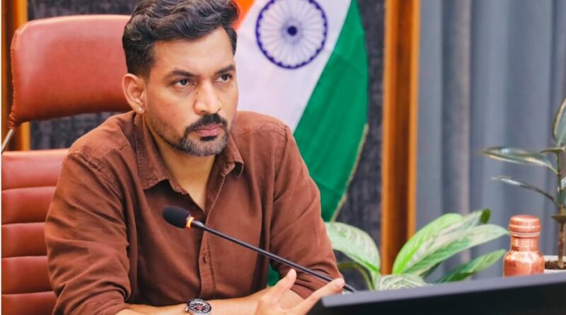 जर्जर भवनों का होगा सर्वे, जिलाधिकारी डॉ. आशीष चौहान ने अधिकारियों को दिए सख्त निर्देश