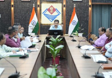 जल जीवन मिशन की लंबित योजनाओं को सर्वाेच्च प्राथमिकता से पूरा करें- जिलाधिकारी डॉ. आशीष चौहान 