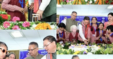 बच्चों के बीच अपना जन्म दिवस मनाने पहुंचे मुख्यमंत्री धामी, बच्चों के साथ काटा केक , साझा की जन्म दिवस की खुशियां