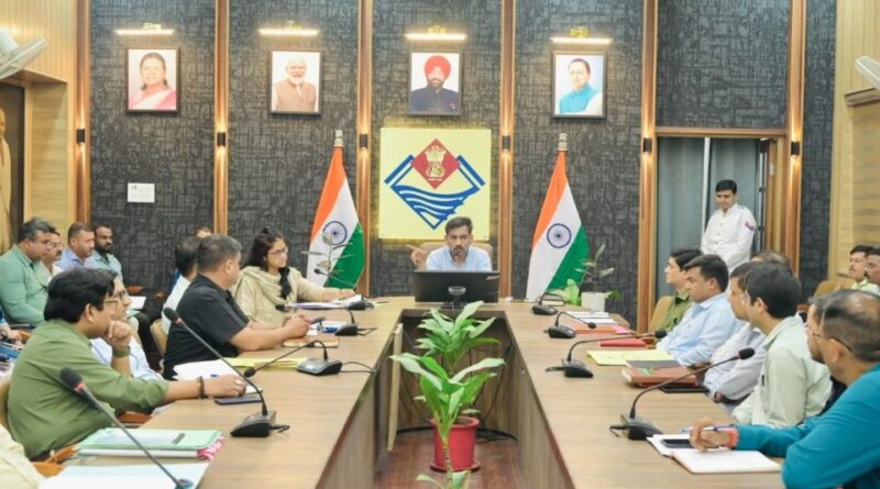 देहरादून में सरकारी जमीनों को अतिक्रमण से मुक्त कराने की तैयारी तेज, जिलाधिकारी डॉ. आशीष चौहान ने दिए सख्त निर्देश