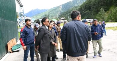 रेस्क्यू ऑपरेशन की समीक्षा के लिए हर्षिल पहुंचे जिलाधिकारी प्रशांत आर्य, रेस्क्यू ऑपरेशन का लिया जायजा 