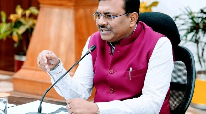मुख्य सचिव आनन्द बर्द्धन ने की मुख्यमंत्री घोषणाओं की प्रगति की समीक्षा, अधिकारियों को दिए खास निर्देश