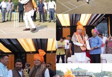 नमो क्रिकेट लीग में मुख्यमंत्री धामी ने खिलाड़ियों के साथ खेला क्रिकेट, बढ़ाया युवा खिलाड़ियों का उत्साह