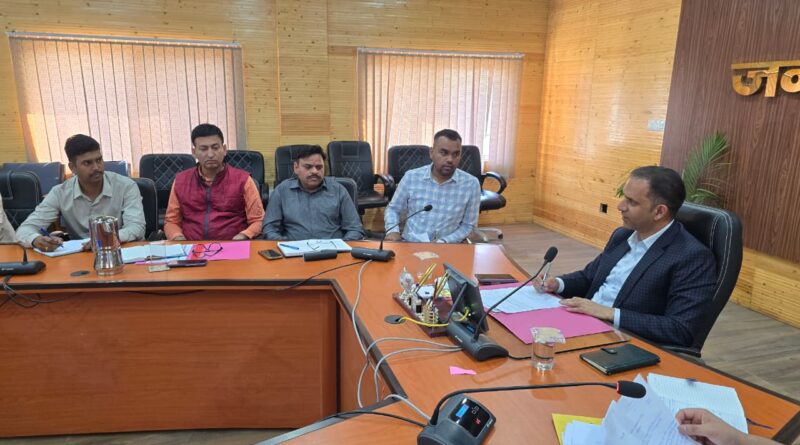 साप्ताहिक जनसुनवाई में 42 शिकायतें प्राप्त, जिलाधिकारी आशीष भटगांई ने अधिकारियों को दिए त्वरित निस्तारण के निर्देश 