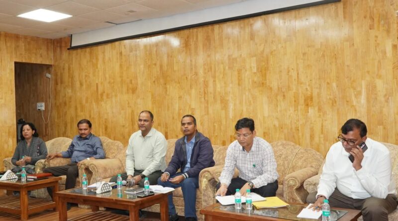 बनबसा में प्रस्तावित कैबिनेट बैठक की तैयारियों का अधिकारियों ने लिया जायजा
