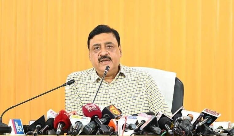 मिठाई की ट्रे और काउंटर पर तारीख प्रदर्शित करना अनिवार्य, FDA आयुक्त विनय शंकर पांडेय ने जारी किए आदेश